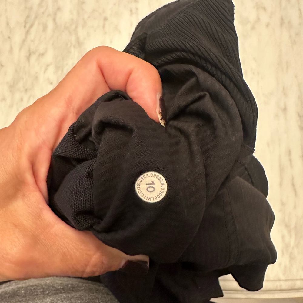 🍋 Lululemon Dance Studio Joggers 3.5” Size 10 - Picture 8 of 8